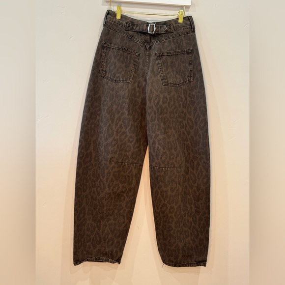 BDG Brown Denim Animal Print Barrel Jeans EUC - Picture 3 of 4